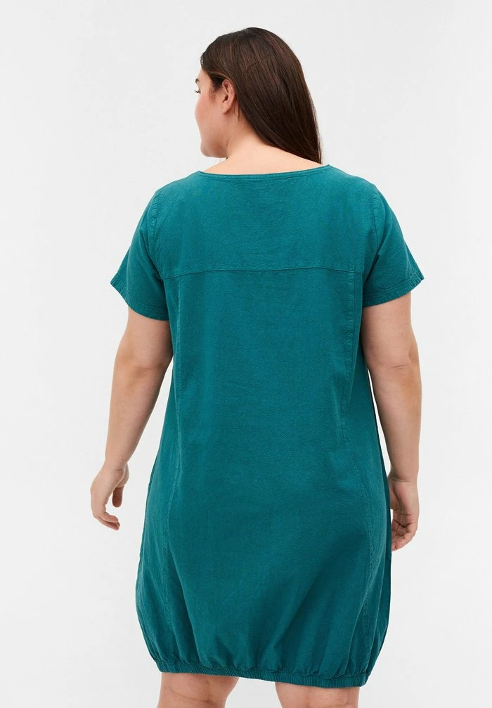 Zizzi SHORT-SLEEVE - Robe De Jour - Blue 3 Zizzi SHORT-SLEEVE - Robe De Jour - Blue – Image 3