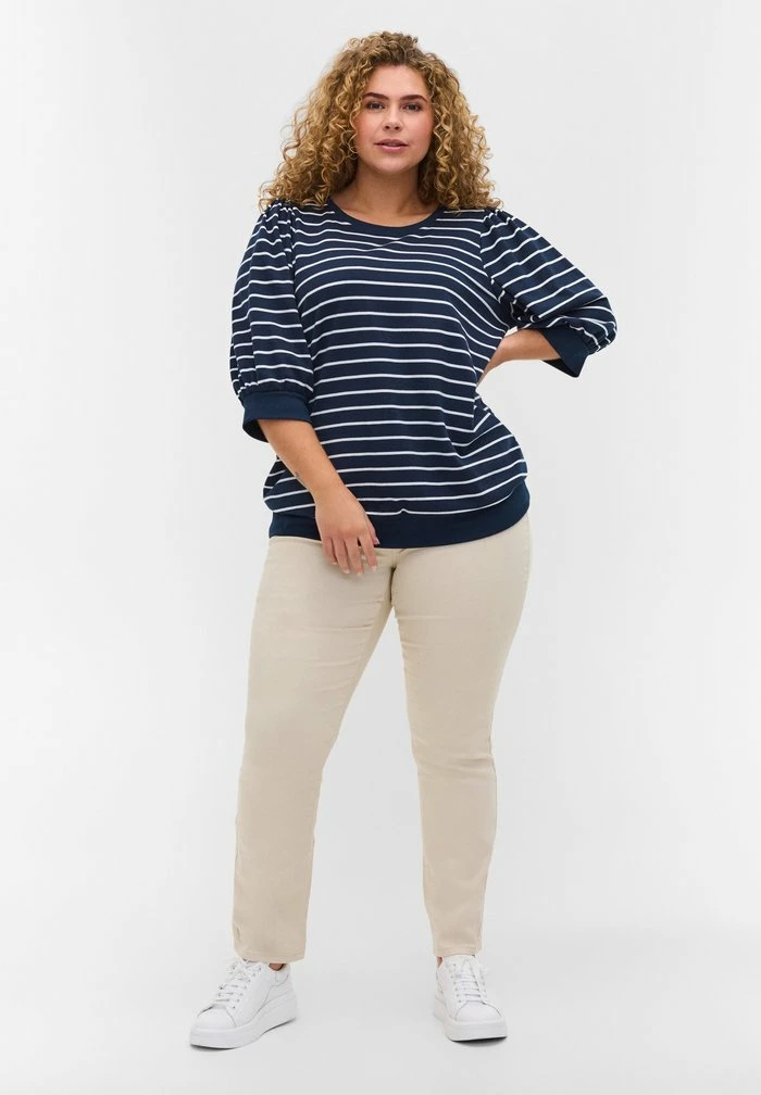 Zizzi MIT RUNDHALS UND 3/4-ÄRMELN - Sweatshirt - Black Iris W White 1 Zizzi MIT RUNDHALS UND 3/4-ÄRMELN - Sweatshirt - Black Iris W White