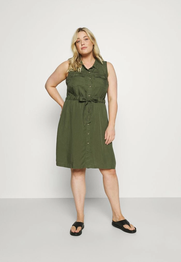 Zizzi JTAMMY SHIRT DRESS - Robe De Jour - Kaki Green 1 Zizzi JTAMMY SHIRT DRESS - Robe De Jour - Kaki Green