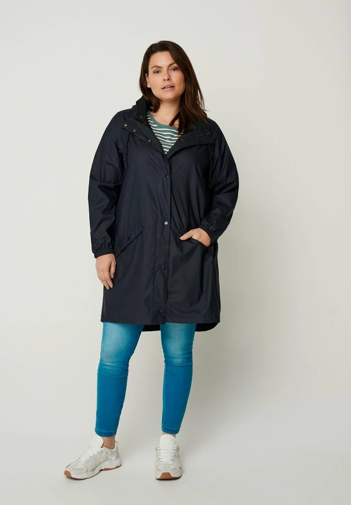Zizzi Veste Imperméable - Dark Blue 2 Zizzi Veste Imperméable - Dark Blue – Image 2