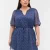 Zizzi Blouse - Blue Indigo Aop 9 Zizzi Blouse - Blue Indigo Aop -France Zizzi Soldes 2022 282ca35b6b754554a6c5c2e9ab4880a9