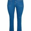 Zizzi MIT GROSSEN TASCHEN - Jean Bootcut - Blue Denim -France Zizzi Soldes 2022 2c28f2e264bb4378826a8d51116ec922