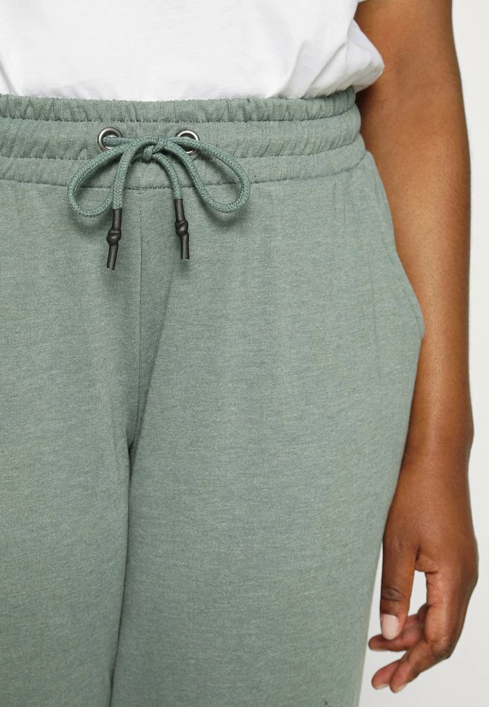 Zizzi VSILLE PANTS - Pantalon De Survêtement - Balsam Green 6 Zizzi VSILLE PANTS - Pantalon De Survêtement - Balsam Green – Image 6