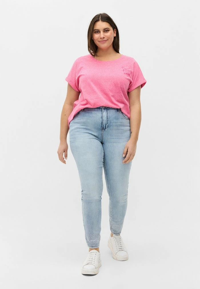 Zizzi T-shirt Imprimé - Pink 1 Zizzi T-shirt Imprimé - Pink