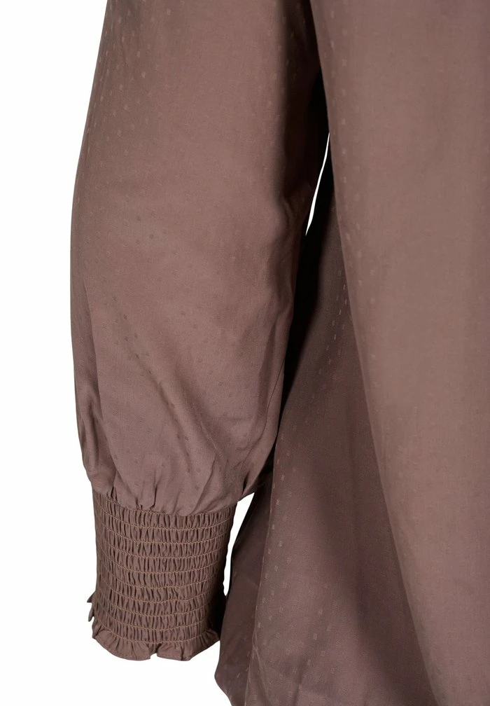 Zizzi MED V-UDSKÆRING OG SMOCK - Blouse - Deep Taupe 4 Zizzi MED V-UDSKÆRING OG SMOCK - Blouse - Deep Taupe – Image 4