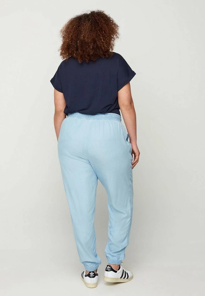 Zizzi Pantalon De Survêtement - Light Blue 2 Zizzi Pantalon De Survêtement - Light Blue – Image 2
