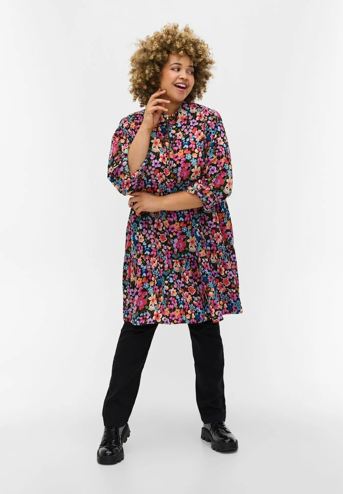 Zizzi MIT BLUMEN, LANGEN ÄRMELN UND DETAIL - Tunique - Flower Aop 2 Zizzi MIT BLUMEN, LANGEN ÄRMELN UND DETAIL - Tunique - Flower Aop – Image 2