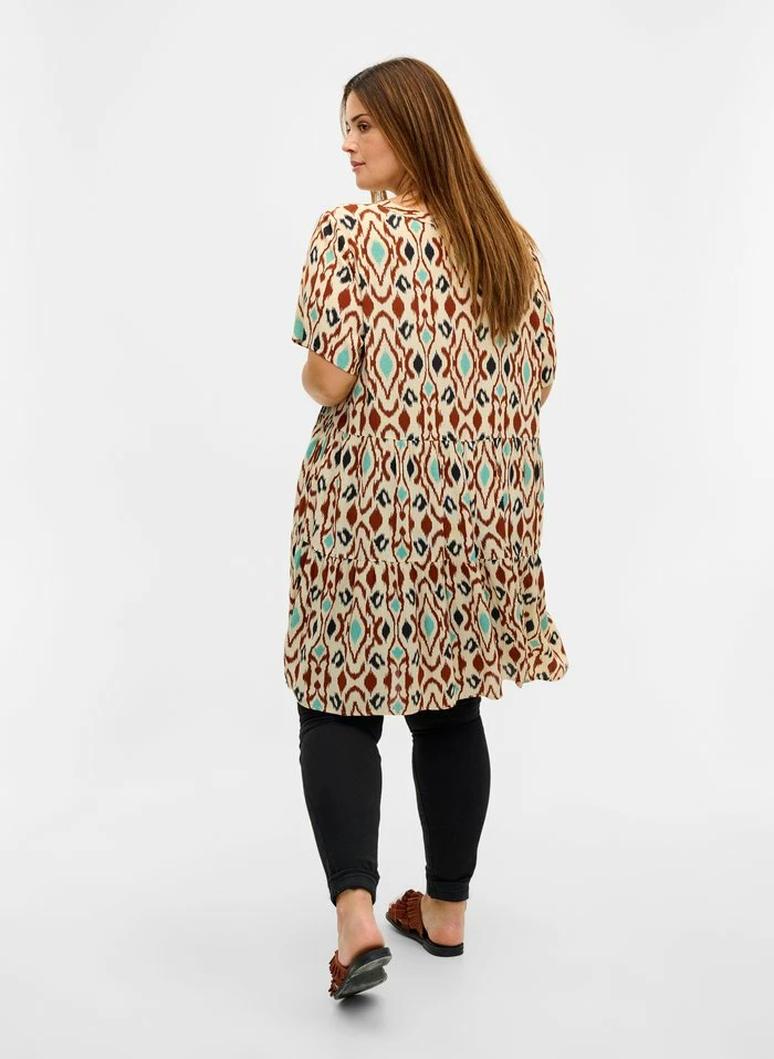 Zizzi Robe De Jour - Beige 3 Zizzi Robe De Jour - Beige – Image 3