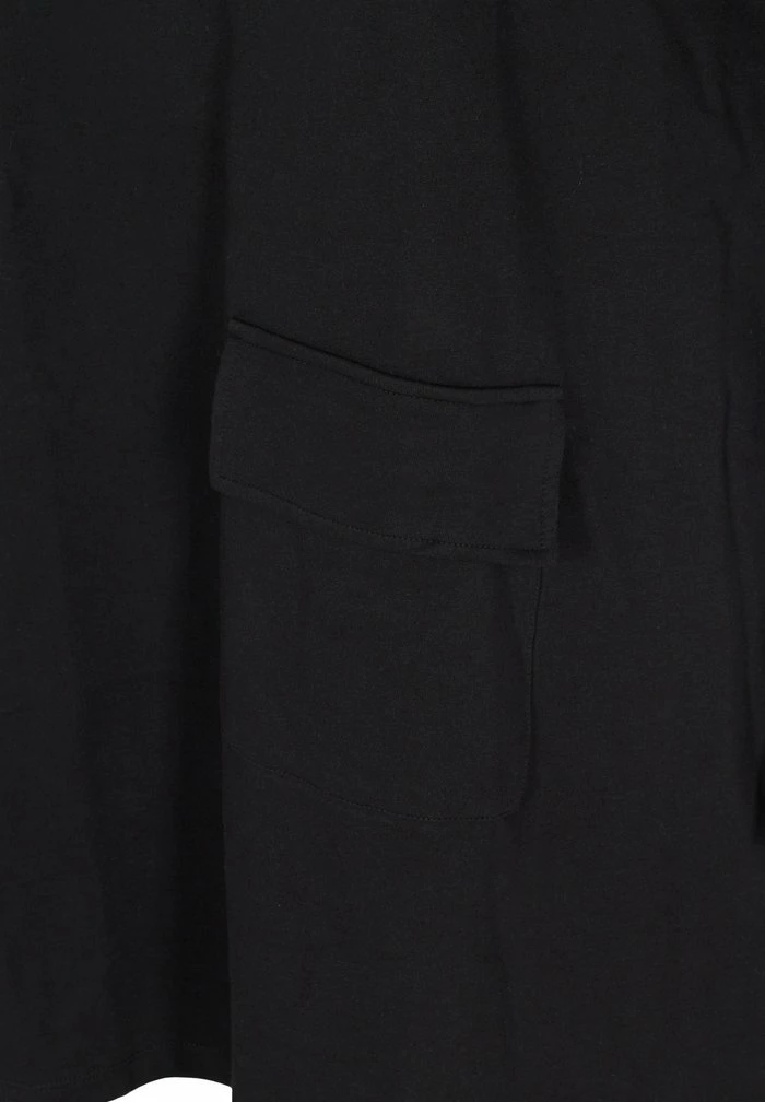 Zizzi WITH 3/4 LENGTH SLEEVES AND A HOOD - Robe De Jour - Black 7 Zizzi WITH 3/4 LENGTH SLEEVES AND A HOOD - Robe De Jour - Black – Image 7