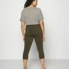 Zizzi JABELONE CAPRI - Short - Olive Night -France Zizzi Soldes 2022 5b4769773a5244f58689451f7b514e16