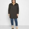 Zizzi VVIVU TUNIC - Blouse - Khaki -France Zizzi Soldes 2022 6136ae5f27c04b4b8d01097a4b6d95e5