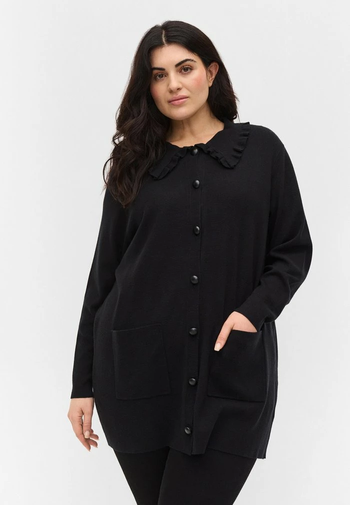 Zizzi WITH A RUFFLE COLLAR AND POCKETS - Gilet - Black 1 Zizzi WITH A RUFFLE COLLAR AND POCKETS - Gilet - Black