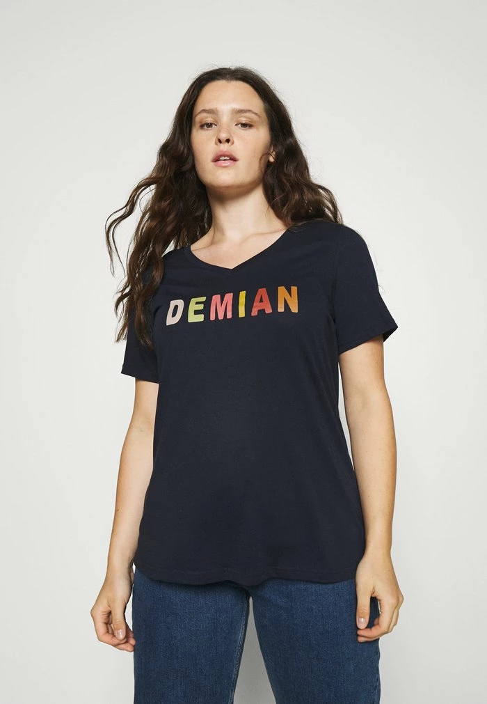 Zizzi FIERCE STRAIGHT TEE - T-shirt Imprimé - Night Sky 1 Zizzi FIERCE STRAIGHT TEE - T-shirt Imprimé - Night Sky