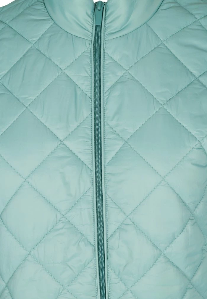 Zizzi Veste Mi-saison - Sagebrush Green 5 Zizzi Veste Mi-saison - Sagebrush Green – Image 5