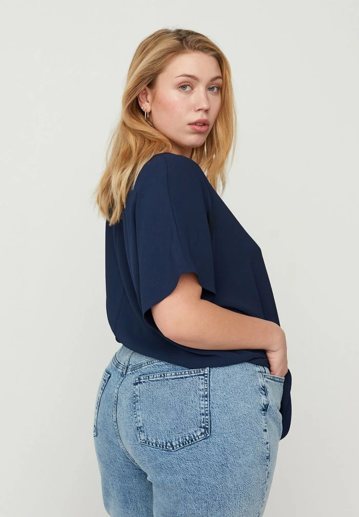 Zizzi Blouse - Blue 3 Zizzi Blouse - Blue – Image 3