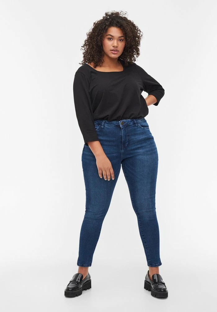 Zizzi WITH 3/4-LENGTH SLEEVES - T-shirt à Manches Longues - Black 1 Zizzi WITH 3/4-LENGTH SLEEVES - T-shirt à Manches Longues - Black