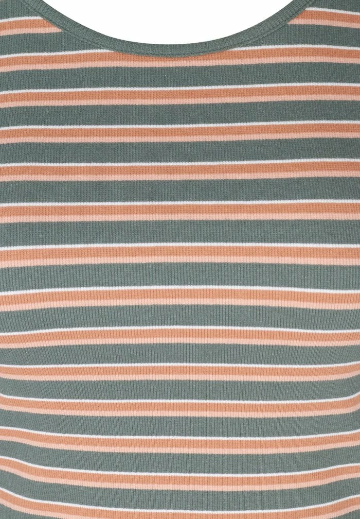 Zizzi T-shirt Imprimé - Balsam Green Stripe 5 Zizzi T-shirt Imprimé - Balsam Green Stripe – Image 5
