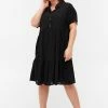 Zizzi STRIBET - Robe Chemise - Black -France Zizzi Soldes 2022 91d726895acb48ae9ecd73f67632401b