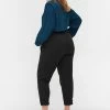 Zizzi MIT DRUCKFALTE UND 7/8-LÄNGE - Pantalon De Survêtement - Black -France Zizzi Soldes 2022 a233624253e945aa8d84d68dad52ae63