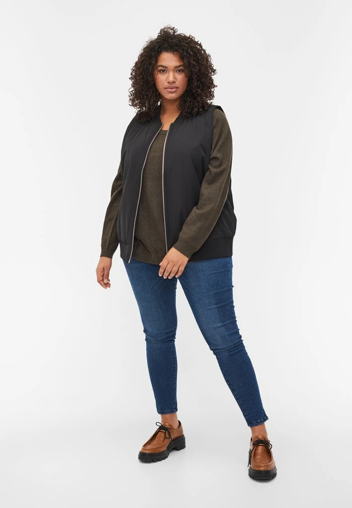 Zizzi Veste Sans Manches - Black 2 Zizzi Veste Sans Manches - Black – Image 2