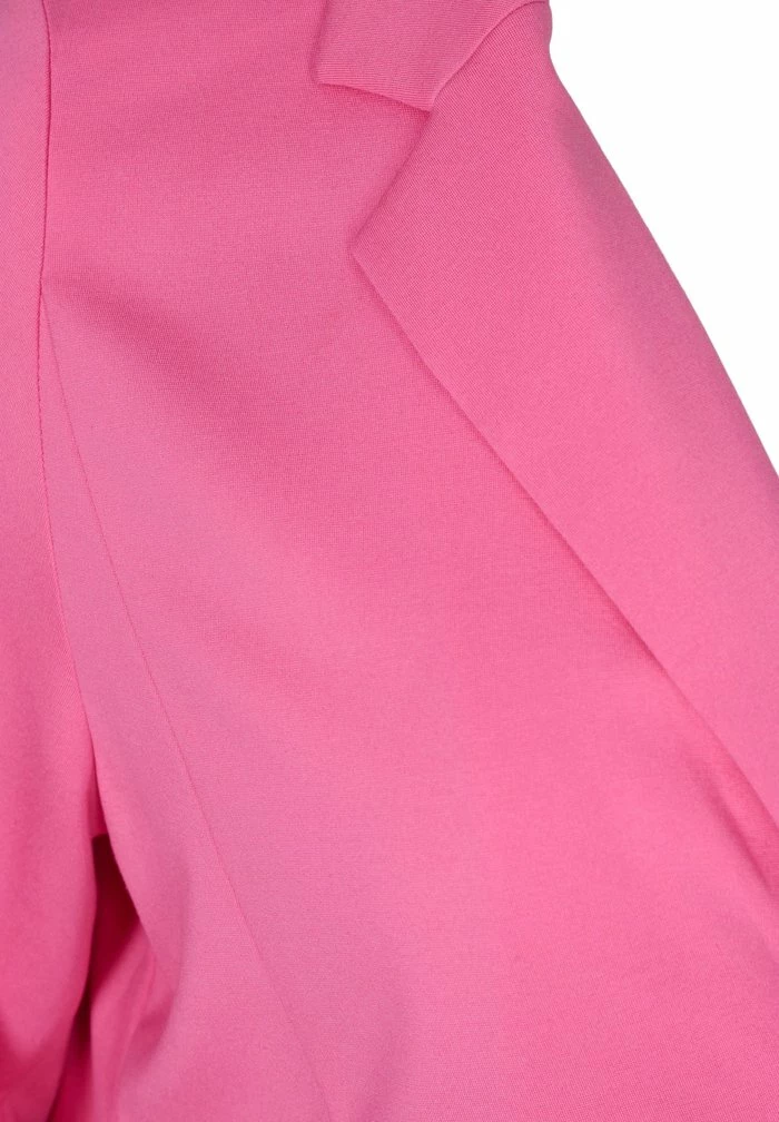 Zizzi MIT KNOPF UND DEKORATION - Blazer - Azalea Pink 5 Zizzi MIT KNOPF UND DEKORATION - Blazer - Azalea Pink – Image 5