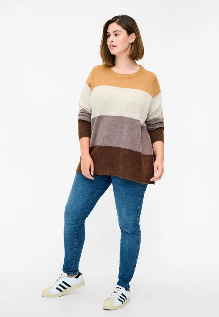 Zizzi GESTREIFTE MIT RIPPBÜNDCHEN - Pullover - Rocky Road Comb 2 Zizzi GESTREIFTE MIT RIPPBÜNDCHEN - Pullover - Rocky Road Comb – Image 2