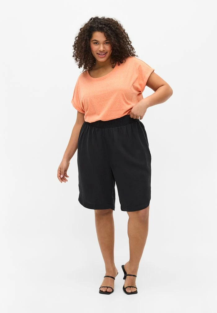 Zizzi LOCKERE MIT SMOCK - Short - Black 2 Zizzi LOCKERE MIT SMOCK - Short - Black – Image 2