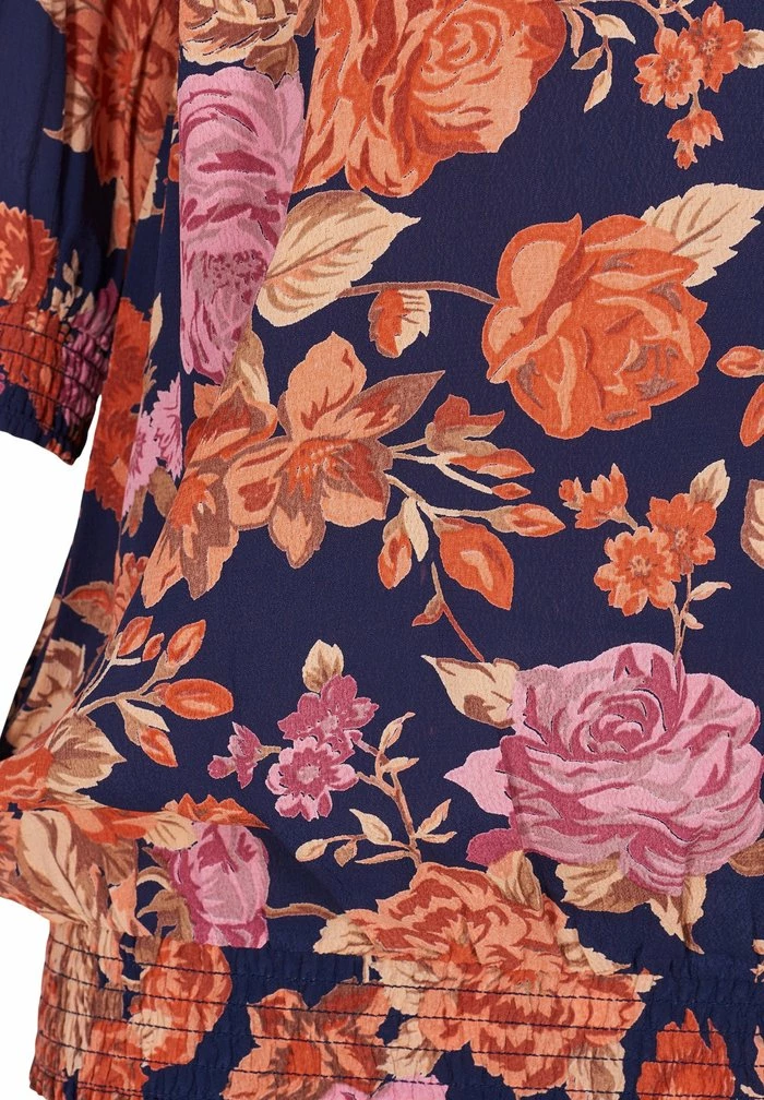 Zizzi BLOMSTRET BLUSE I VISKOSE MED SMOCK - Blouse - Vintage Aop 7 Zizzi BLOMSTRET BLUSE I VISKOSE MED SMOCK - Blouse - Vintage Aop – Image 7