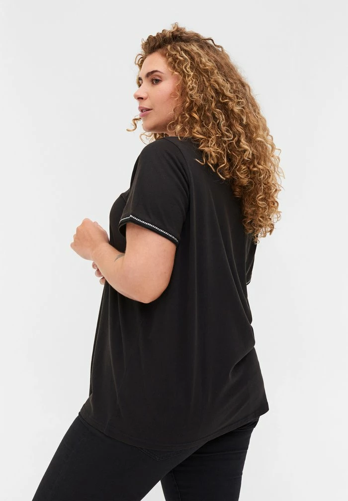 Zizzi T-shirt Imprimé - Black 3 Zizzi T-shirt Imprimé - Black – Image 3