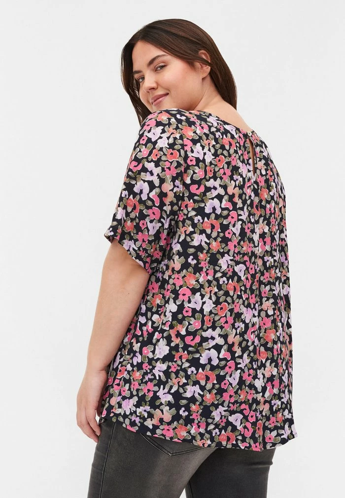 Zizzi MIT BLUMENPRINT - Blouse - Flower Aop 3 Zizzi MIT BLUMENPRINT - Blouse - Flower Aop – Image 3