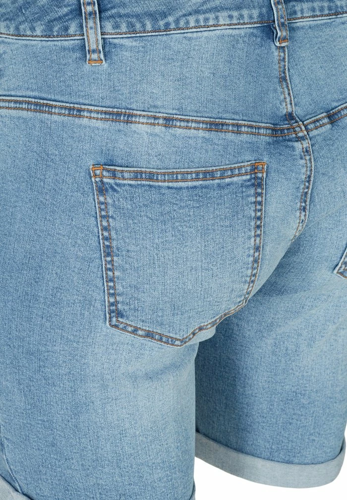 Zizzi Short En Jean - Light Blue Denim 5 Zizzi Short En Jean - Light Blue Denim – Image 5