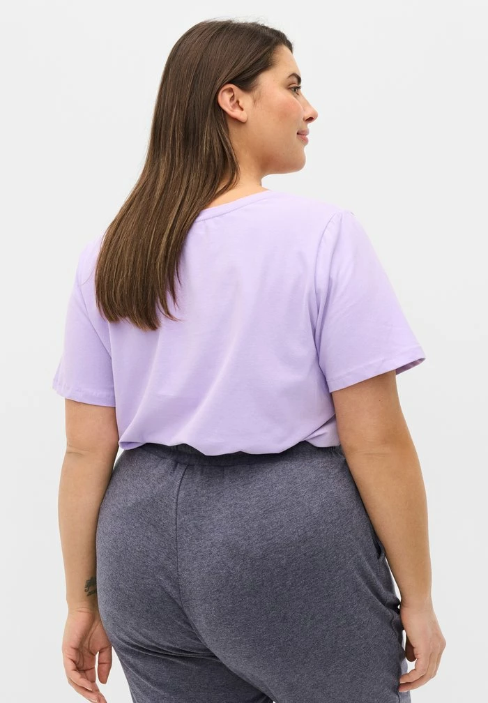 Zizzi T-shirt Basique - Purple 3 Zizzi T-shirt Basique - Purple – Image 3