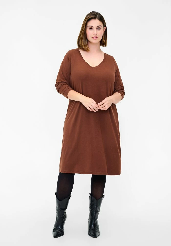 Zizzi MIT V AUSSCHNITT UND LANGEN ÄRMELN - Robe De Jour - Rocky Road 2 Zizzi MIT V AUSSCHNITT UND LANGEN ÄRMELN - Robe De Jour - Rocky Road – Image 2