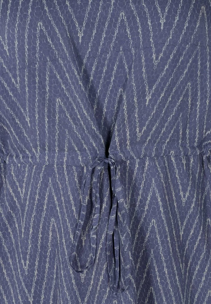 Zizzi Blouse - Blue Indigo Aop 5 Zizzi Blouse - Blue Indigo Aop – Image 5