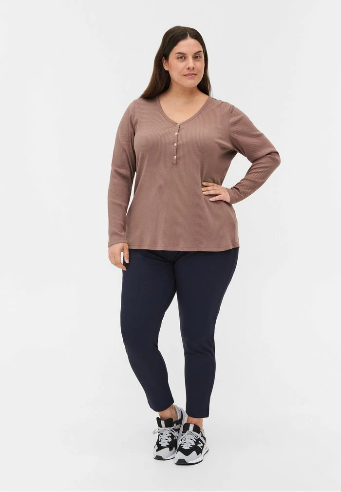 Zizzi Blouse - Deep Taupe 2 Zizzi Blouse - Deep Taupe – Image 2