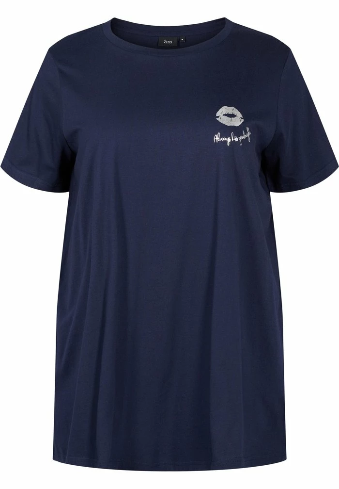 Zizzi OVERSIZE AUS - Haut De Pyjama - Night Sky Lips 4 Zizzi OVERSIZE AUS - Haut De Pyjama - Night Sky Lips – Image 4