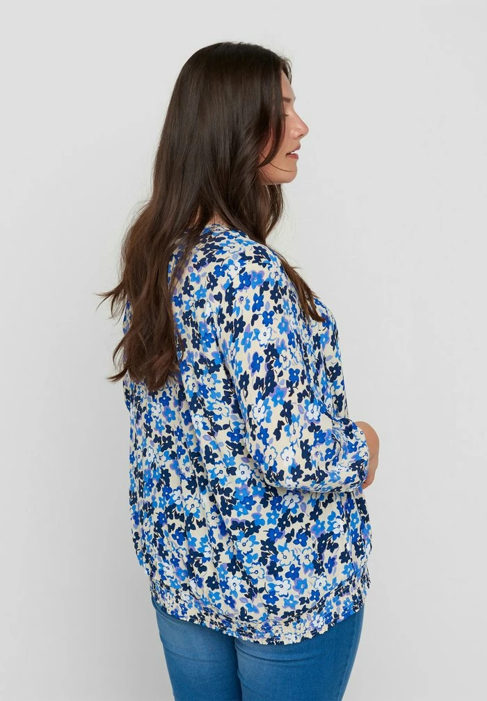 Zizzi Blouse - Blue Flower Aop 3 Zizzi Blouse - Blue Flower Aop – Image 3