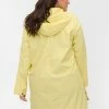 Zizzi Veste Imperméable - Pale Banana -France Zizzi Soldes 2022 f15e1371e3e2476e8569a3f08674f0a0