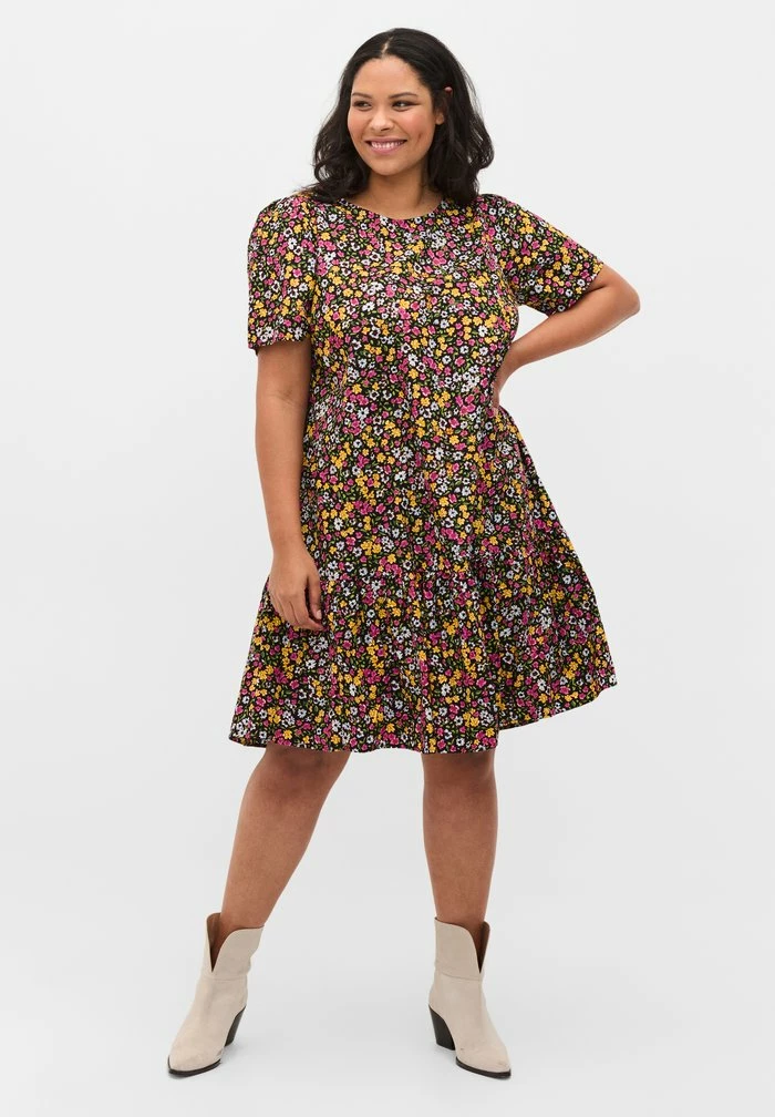 Zizzi Robe De Jour - Black Flower Aop 2 Zizzi Robe De Jour - Black Flower Aop – Image 2