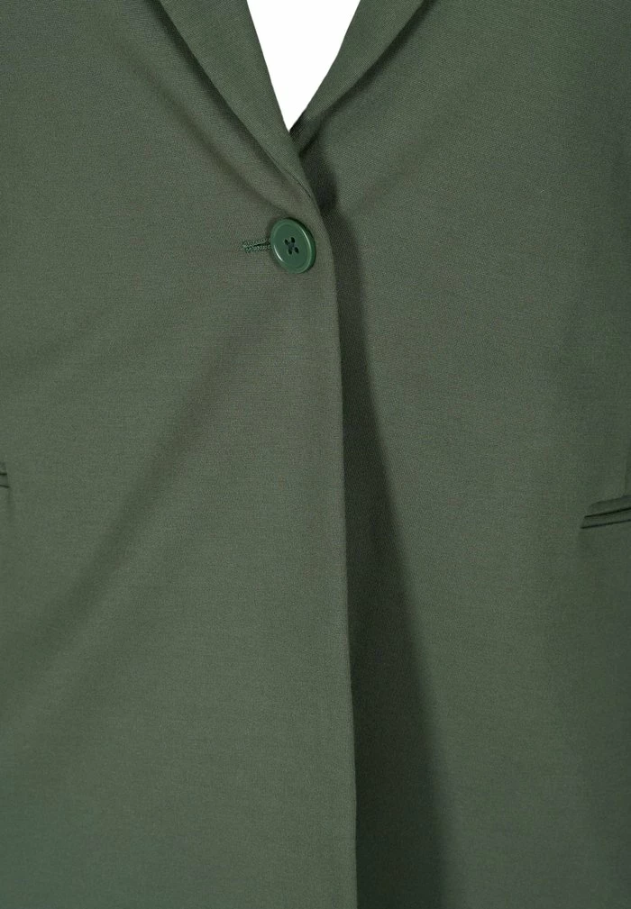 Zizzi MIT KNOPF UND DEKORATION - Blazer - Thyme 6 Zizzi MIT KNOPF UND DEKORATION - Blazer - Thyme – Image 6